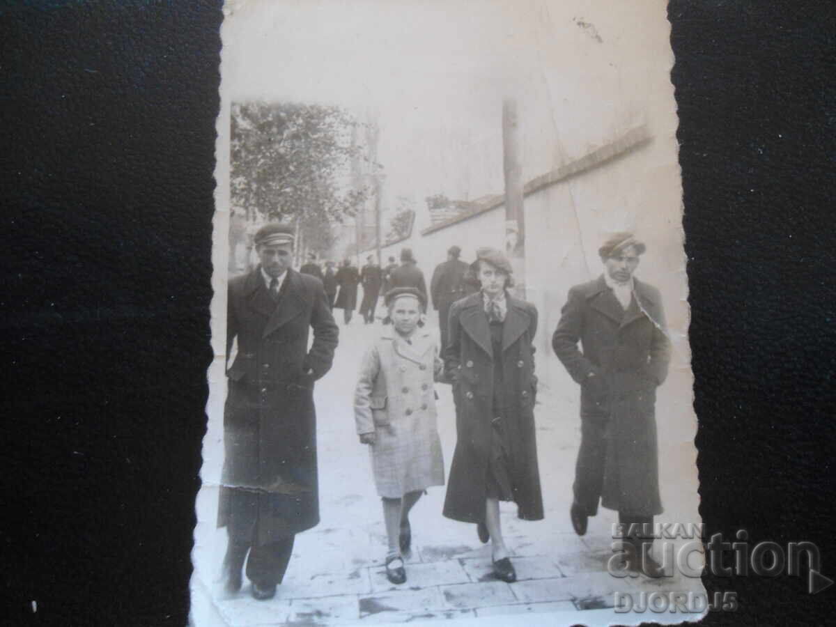 Παλιά φωτογραφία, Στην "Ευλόγιος Γεωργίεφ", 1938 χρονολογία