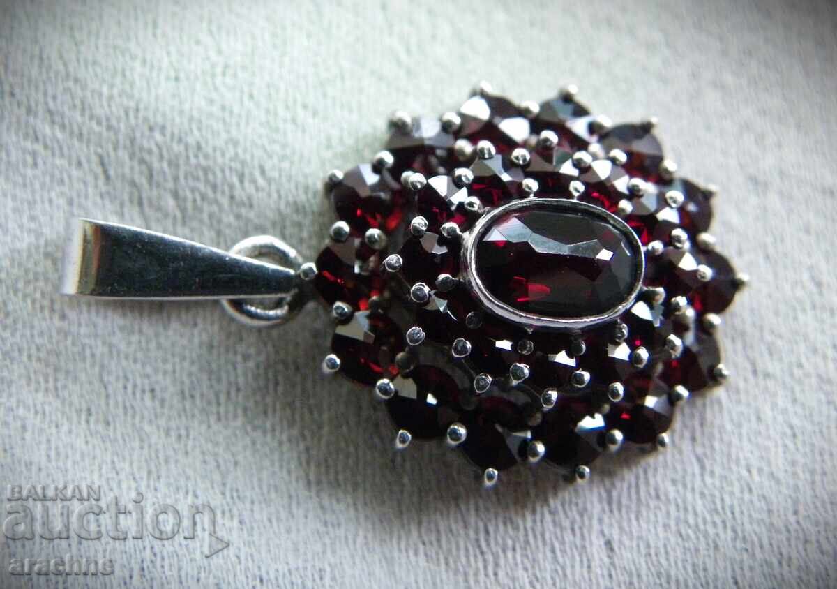 Μαροκινό μενταγιόν με ρόδια με τιμή 150.00 BGN | € 76.69