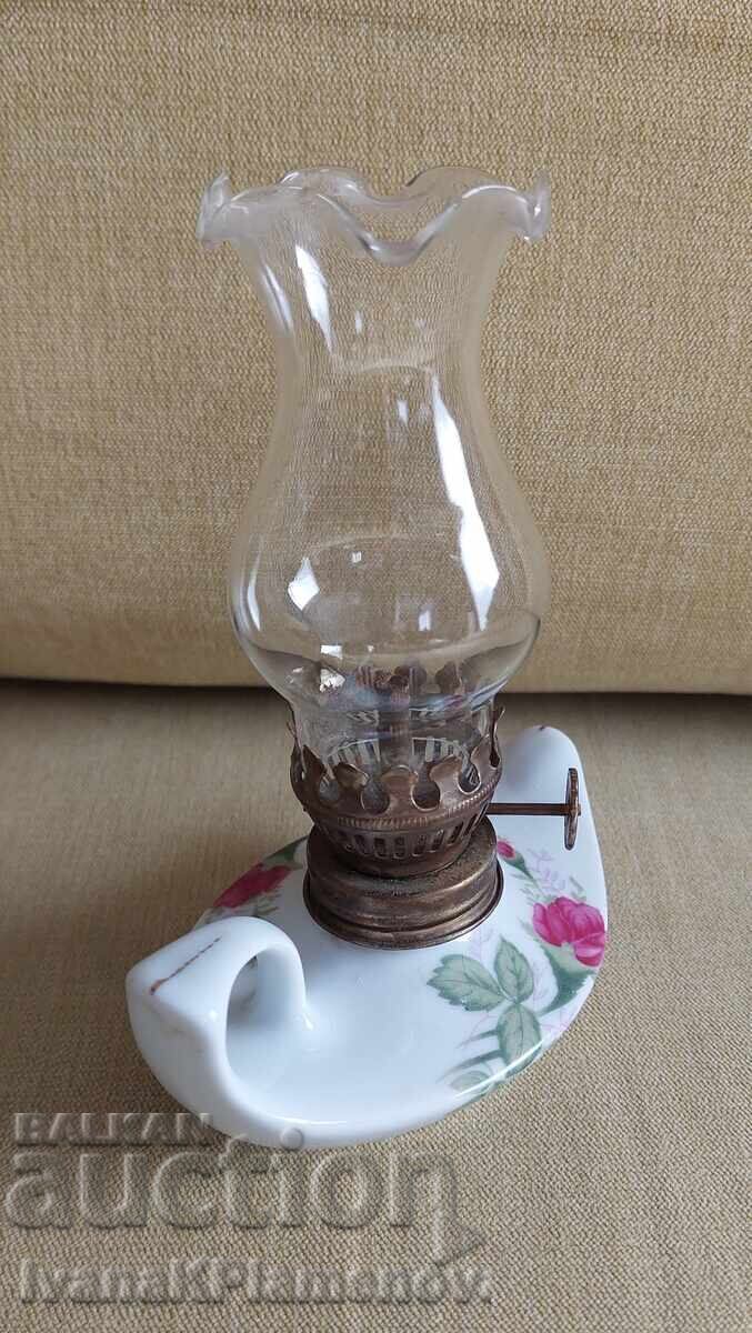 Licitație Lampă cu gaz mică pentru colecționari de porțelan