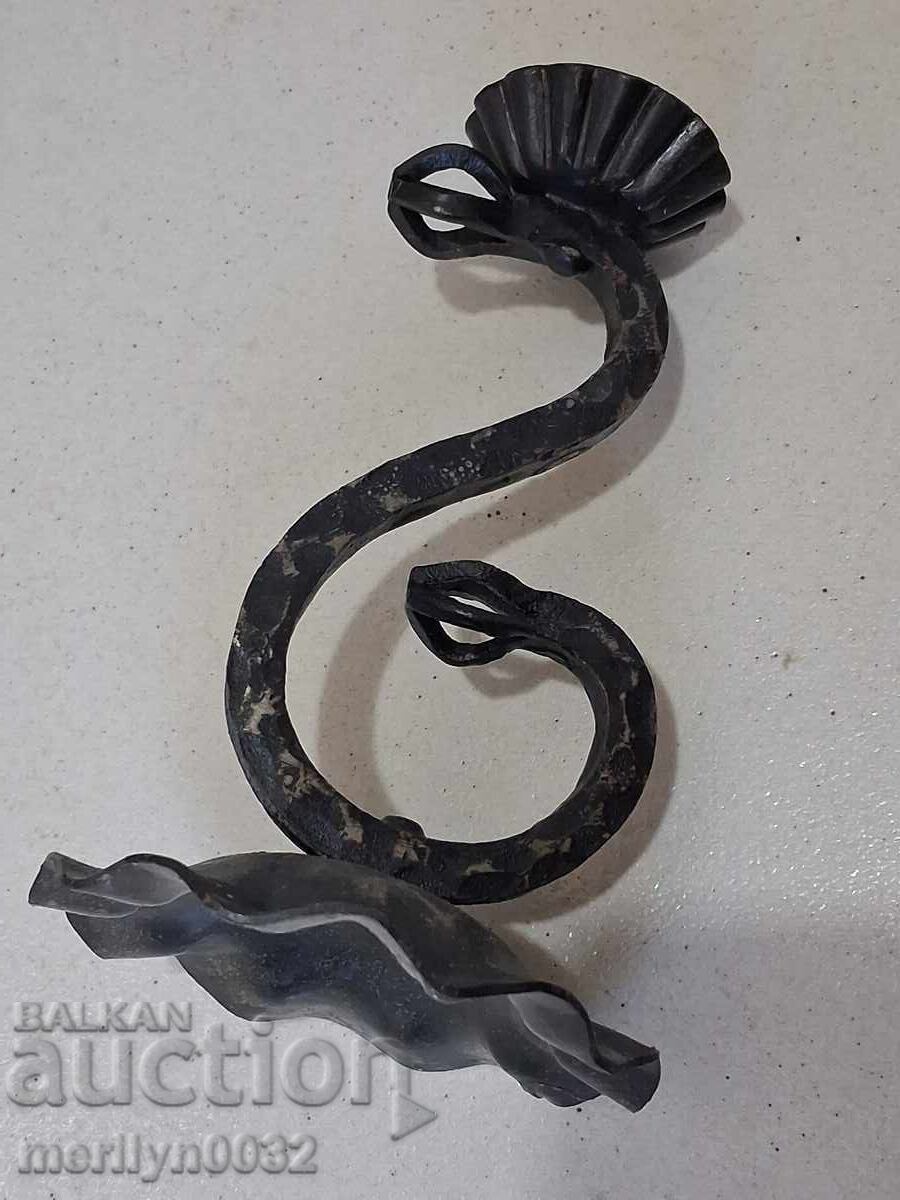 Παλιό σφυρήλατο κηροπήγιο, κερί - 5