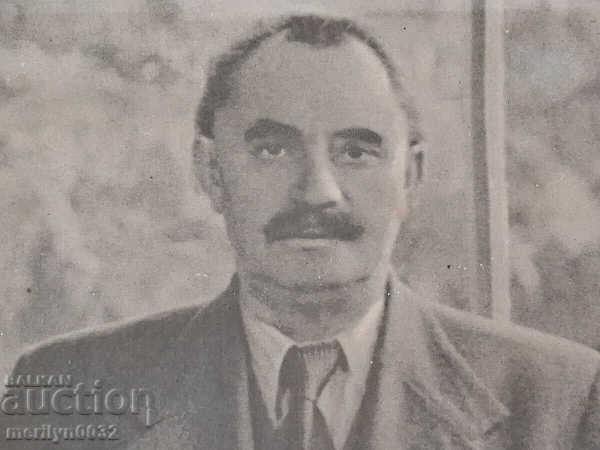 Auction Social media photo in a frame, portrait of Georgi Dimitrov Auction Social media photo in a frame, portrait of Georgi Dimitrov