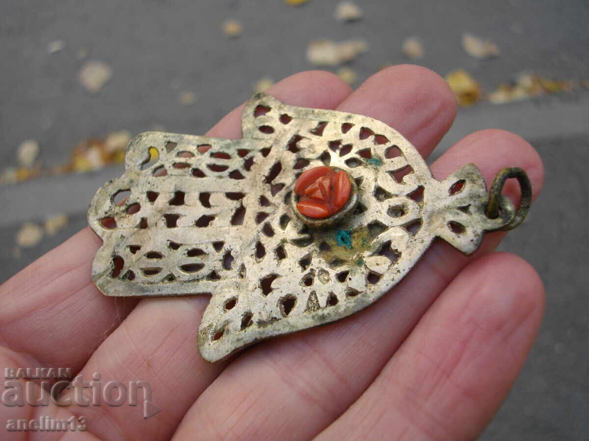 Delivery of STAR PENDANT NECKLACE HAND OF FATIMA WITH CORAL Delivery of STAR PENDANT NECKLACE HAND OF FATIMA WITH CORAL