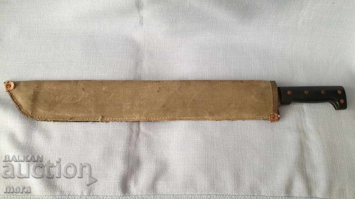 Maceta-tesac german original cu preț 210.00 BGN | € 107.37 Maceta-tesac german original cu preț 210.00 BGN | € 107.37