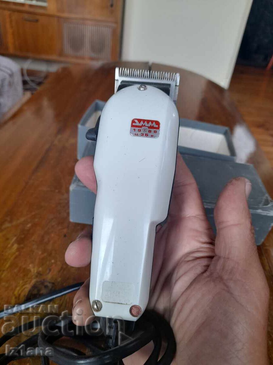 Доставка на Стара електрическа машинка за подстригване ЗММ