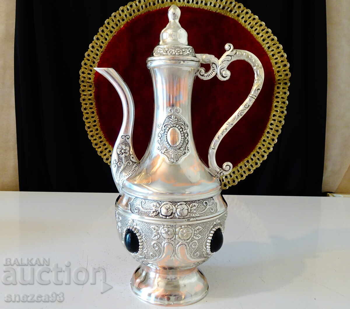 Ασημένια χάλκινη κανάτα για καφέ, κρασί, τριαντάφυλλα, όνυχα με τιμή 59.00 BGN | € 30.17 Ασημένια χάλκινη κανάτα για καφέ, κρασί, τριαντάφυλλα, όνυχα με τιμή 59.00 BGN | € 30.17