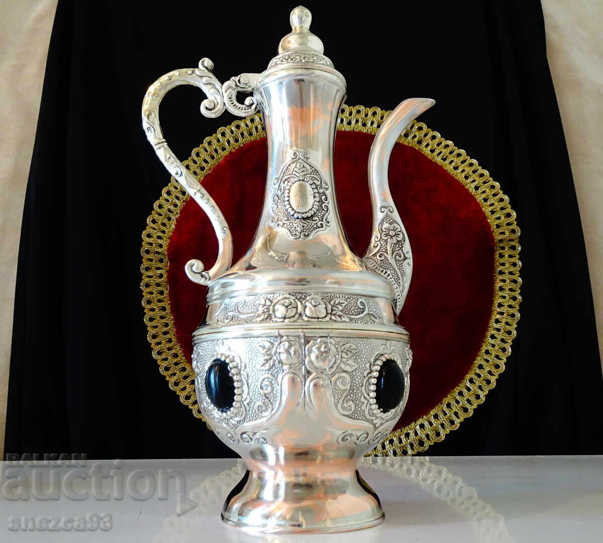 Ασημένια χάλκινη κανάτα για καφέ, κρασί, τριαντάφυλλα, όνυχα Ασημένια χάλκινη κανάτα για καφέ, κρασί, τριαντάφυλλα, όνυχα