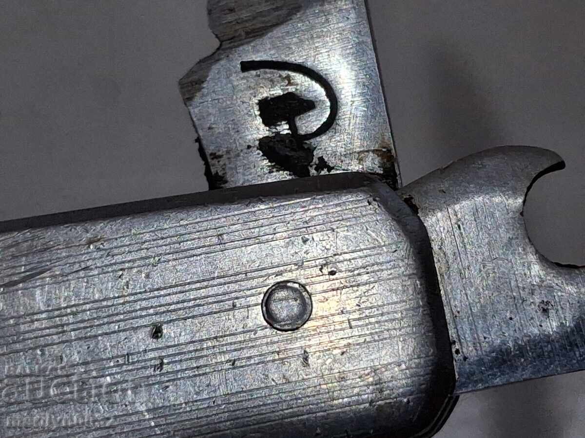 Παλαιό σοσιαλιστικό μαχαίρι με σφυροδρέπανο, μαχαίρι ΛΔΒ με τιμή 38.00 BGN | € 19.43