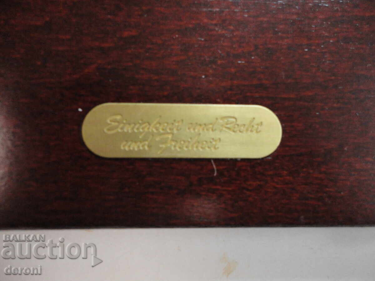 Λουξ ξύλινο κουτί για νομίσματα 3 με τιμή 50.00 BGN | € 25.56