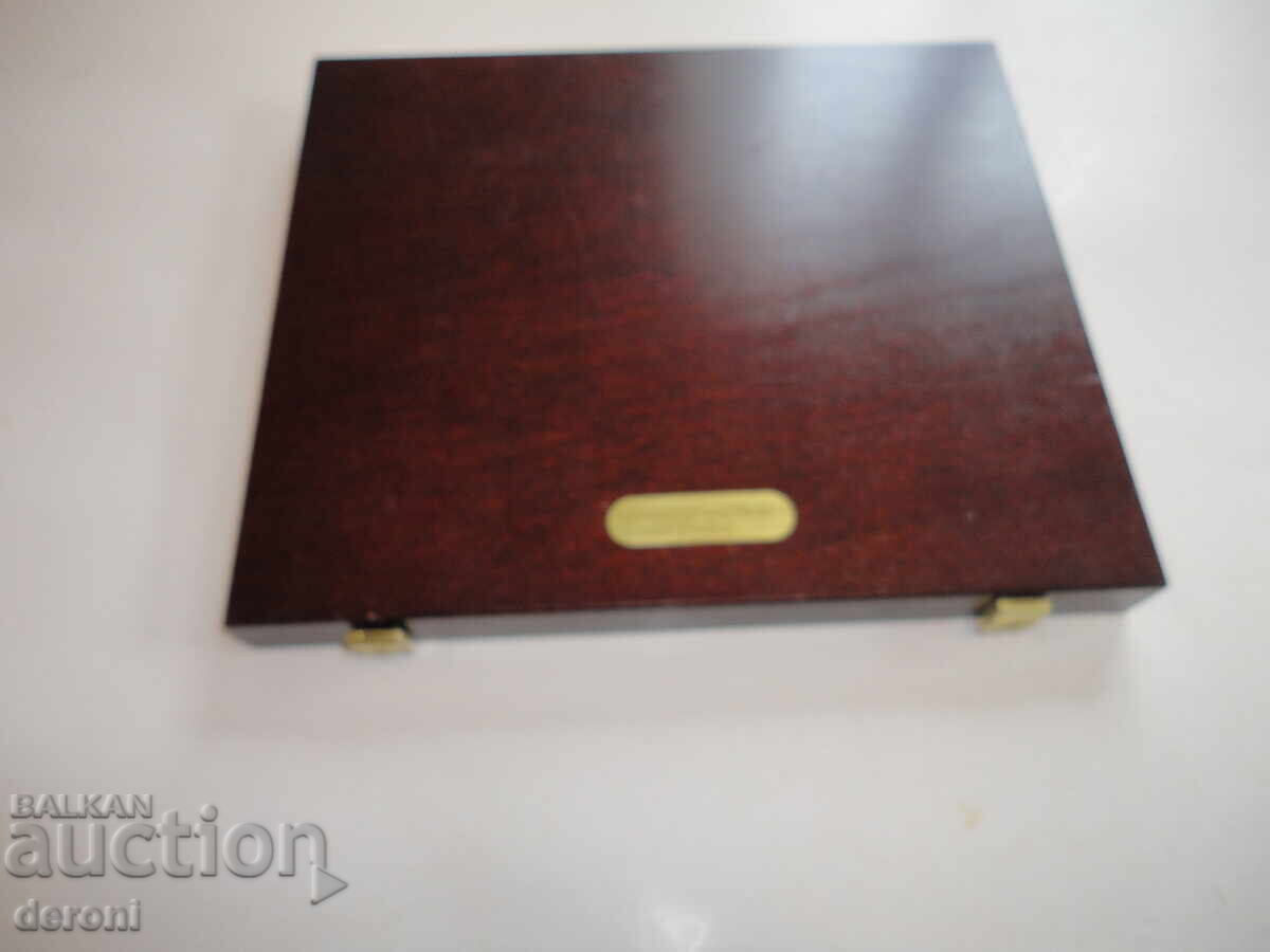 Λουξ ξύλινο κουτί για νομίσματα 3 - 7