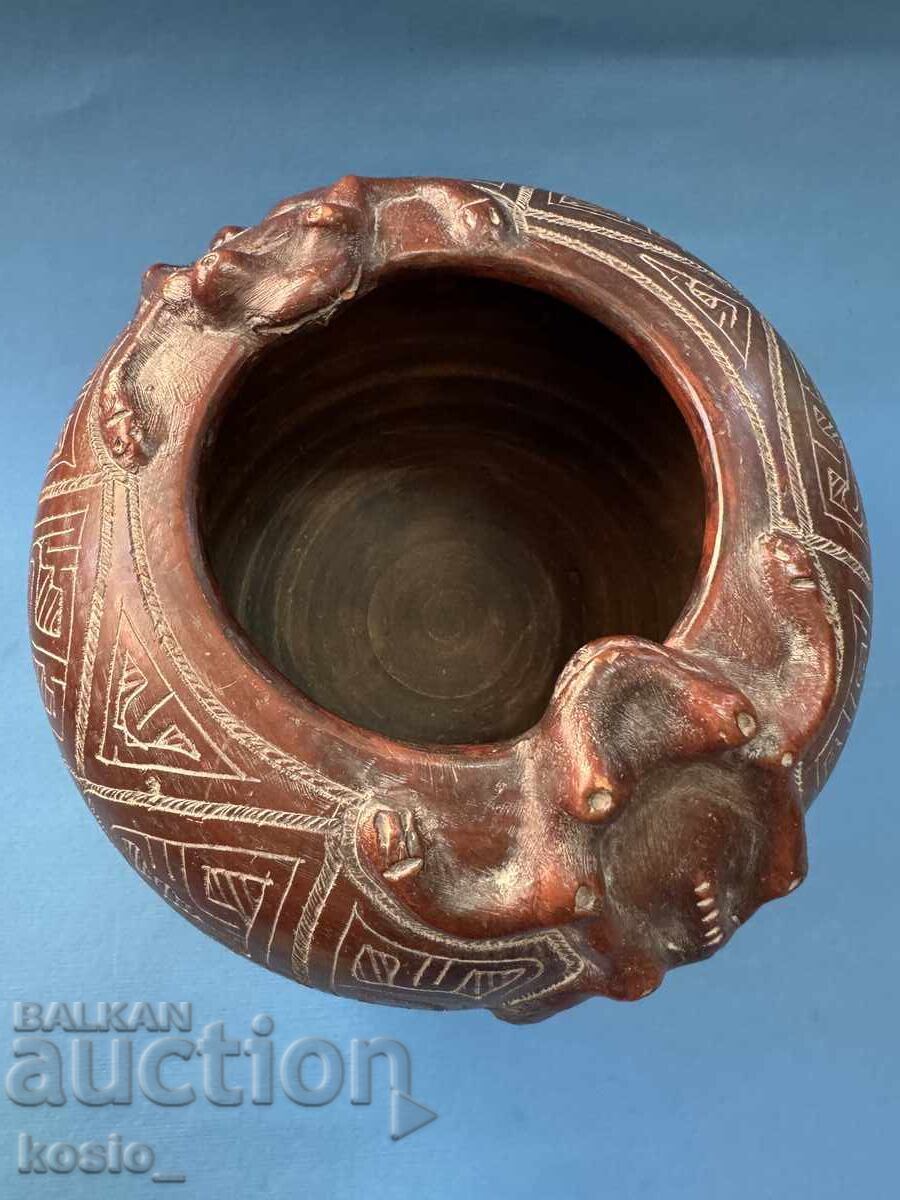 Auction  Brazilian Ceramic Vase Marajoara