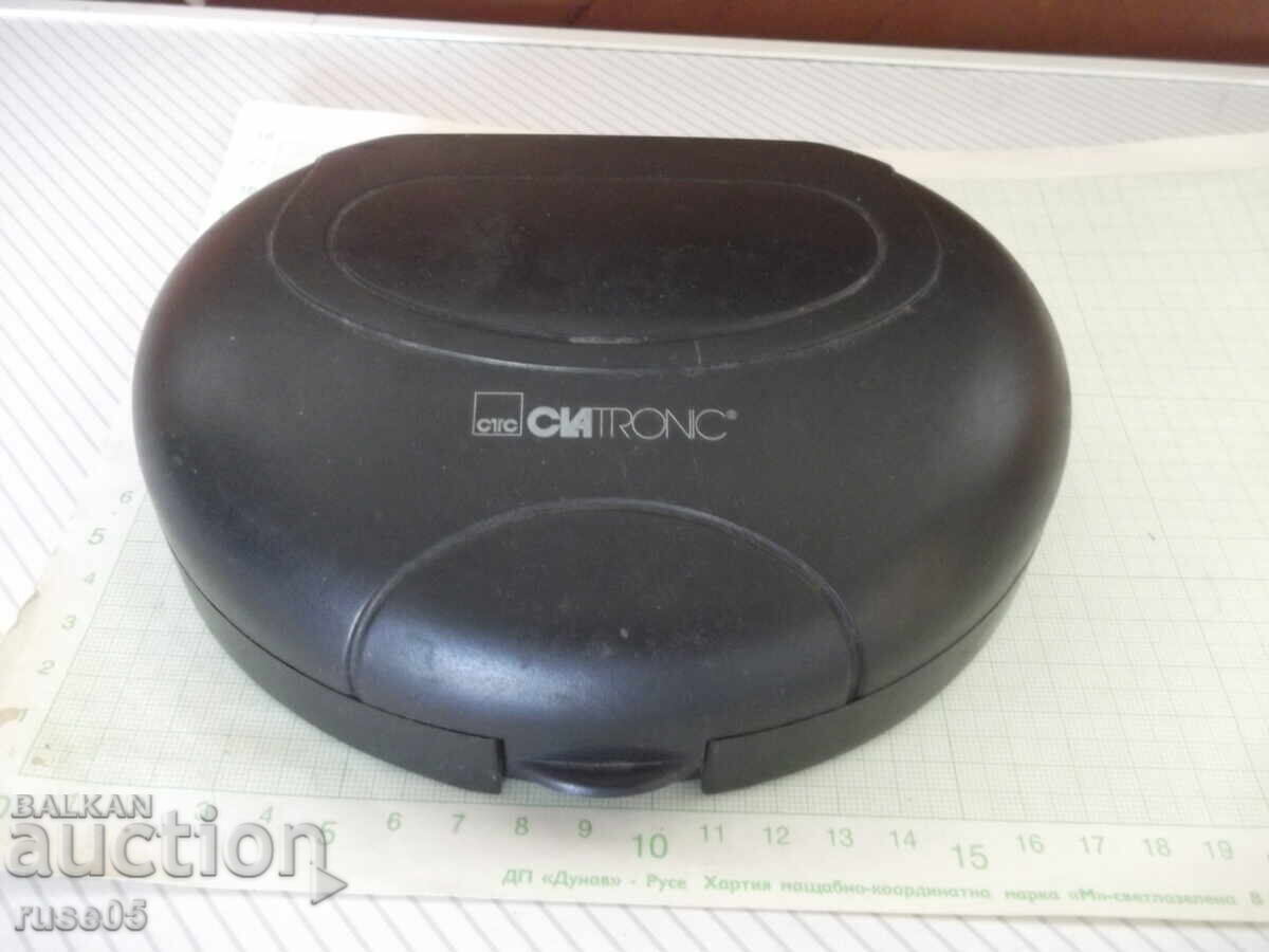 Electric "CLATRONIC HR 2603 N" Shaver, Working - 6