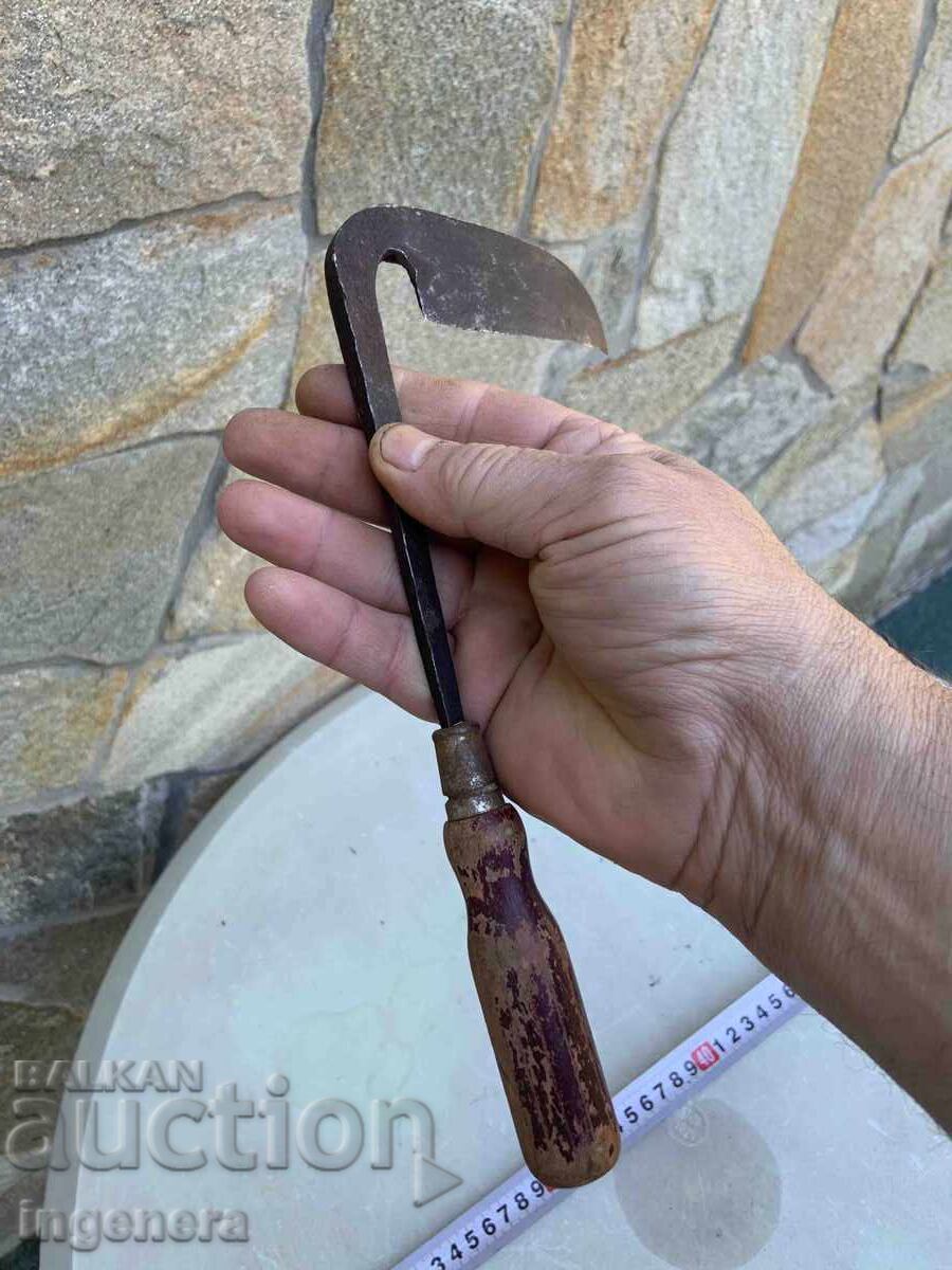 Auction KNIFE TOOL FOR FORGING HORSESHOES OLD HOOF KNIFE Auction KNIFE TOOL FOR FORGING HORSESHOES OLD HOOF KNIFE