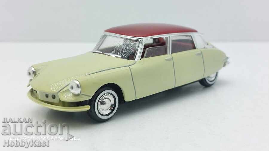 Citroen DS19 1956 Solido (Franța) 1/43 cu preț 10.00 BGN | € 5.11