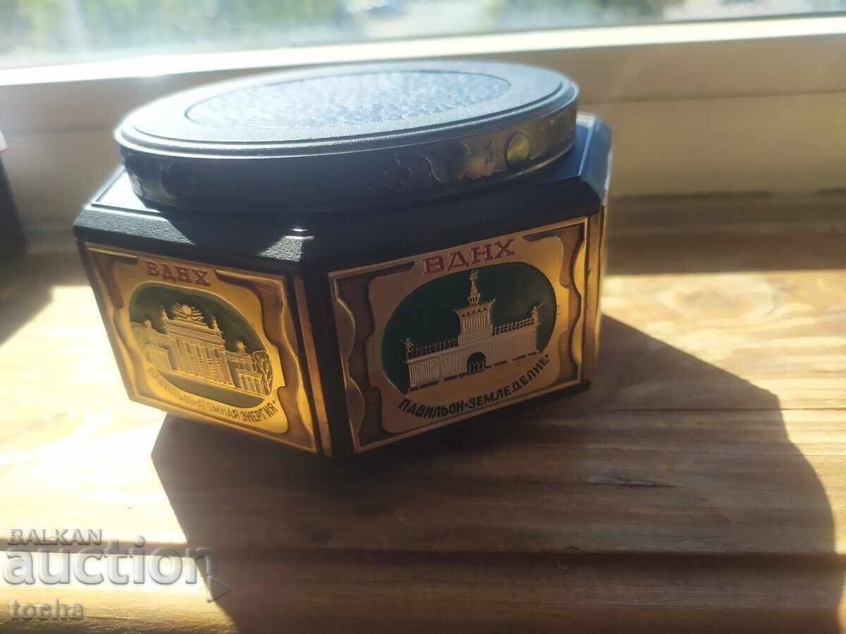 Auction  Jewelry music box, excellent, working. BZC