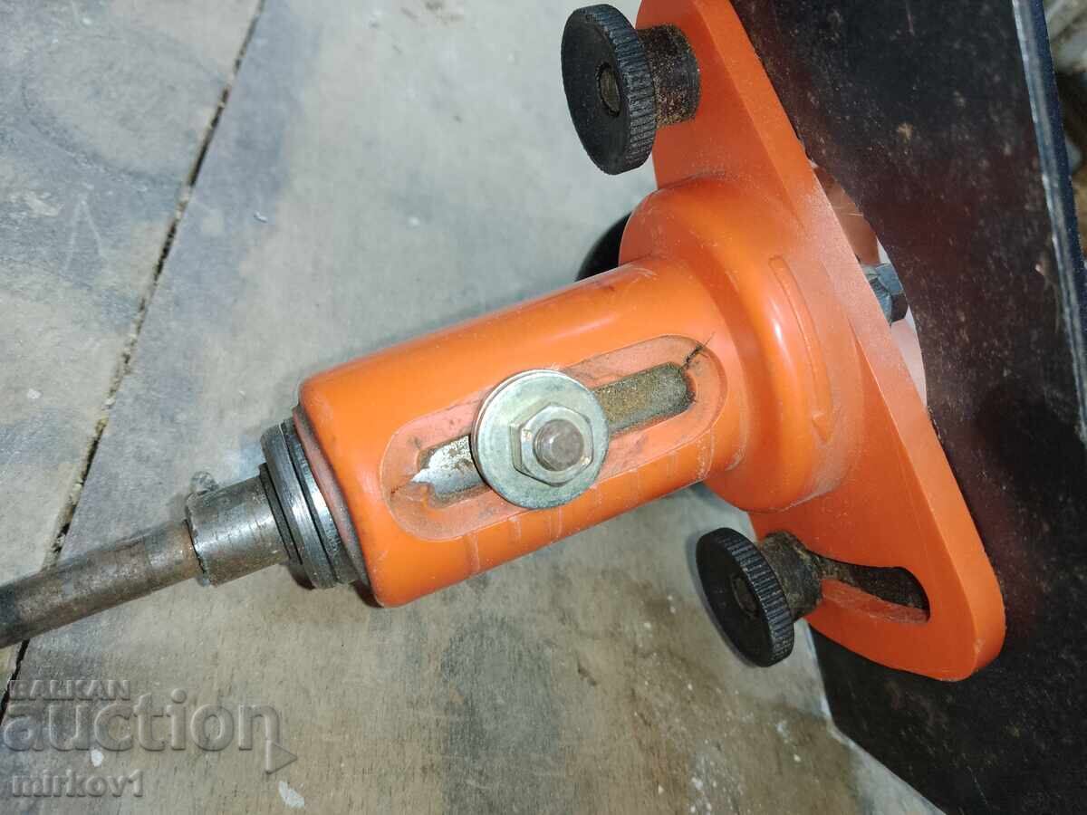 Delivery of Two attachments for working wood or metal Delivery of Two attachments for working wood or metal