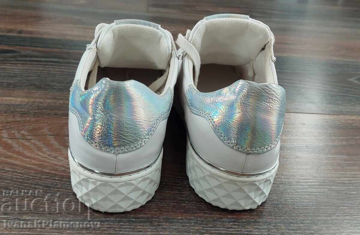 Women's shoes, size 40 - 5 Women's shoes, size 40 - 5