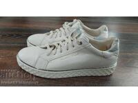 Women's shoes, size 40