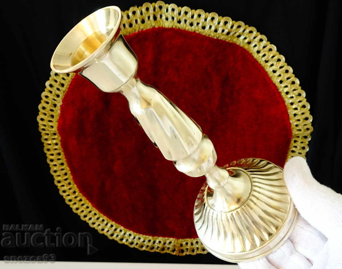 Δημοπρασία Χάλκινο κηροπήγιο, πολύπλευρο