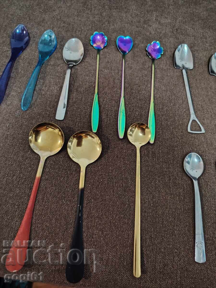 Lot of dessert and cocktail spoons - 5 Lot of dessert and cocktail spoons - 5