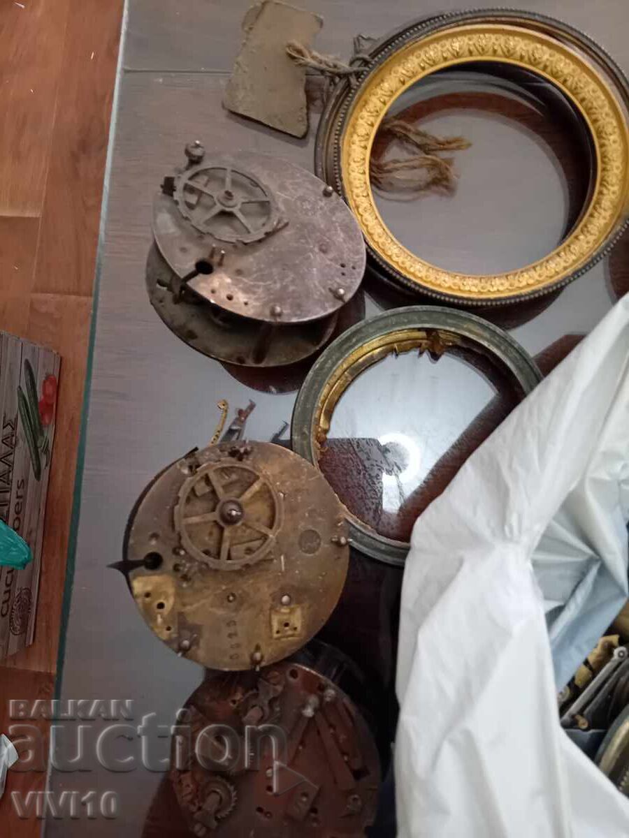 Parts for mantel clocks with price 100.00 BGN | € 51.13
