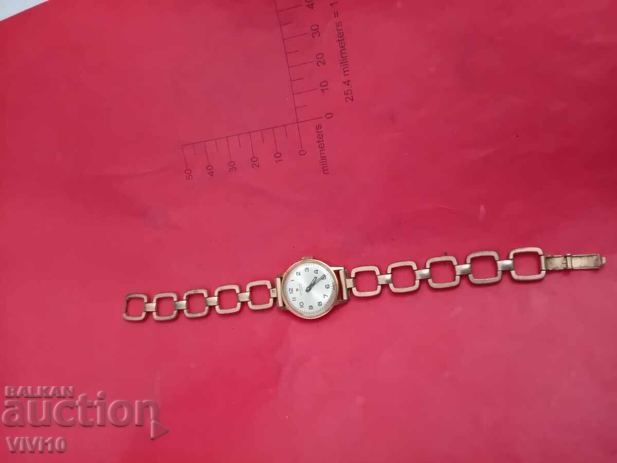 Ceas de damă Junghans, Placat cu aur cu preț € 25.00 | 48.90 BGN