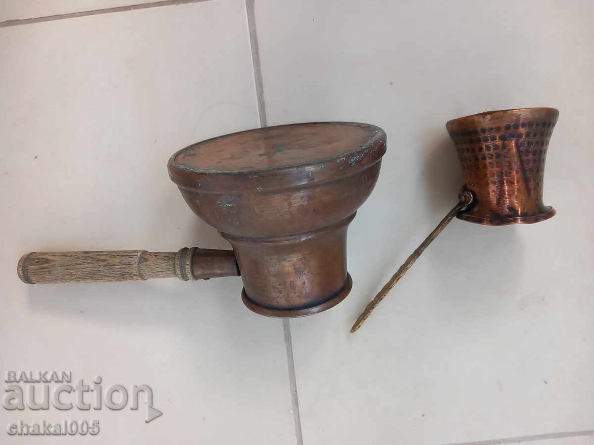 Old copper pots with price 50.00 BGN | € 25.56 Old copper pots with price 50.00 BGN | € 25.56