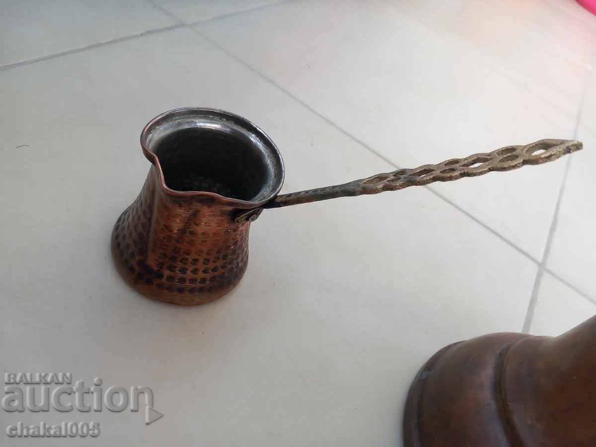 Delivery of Old copper pots