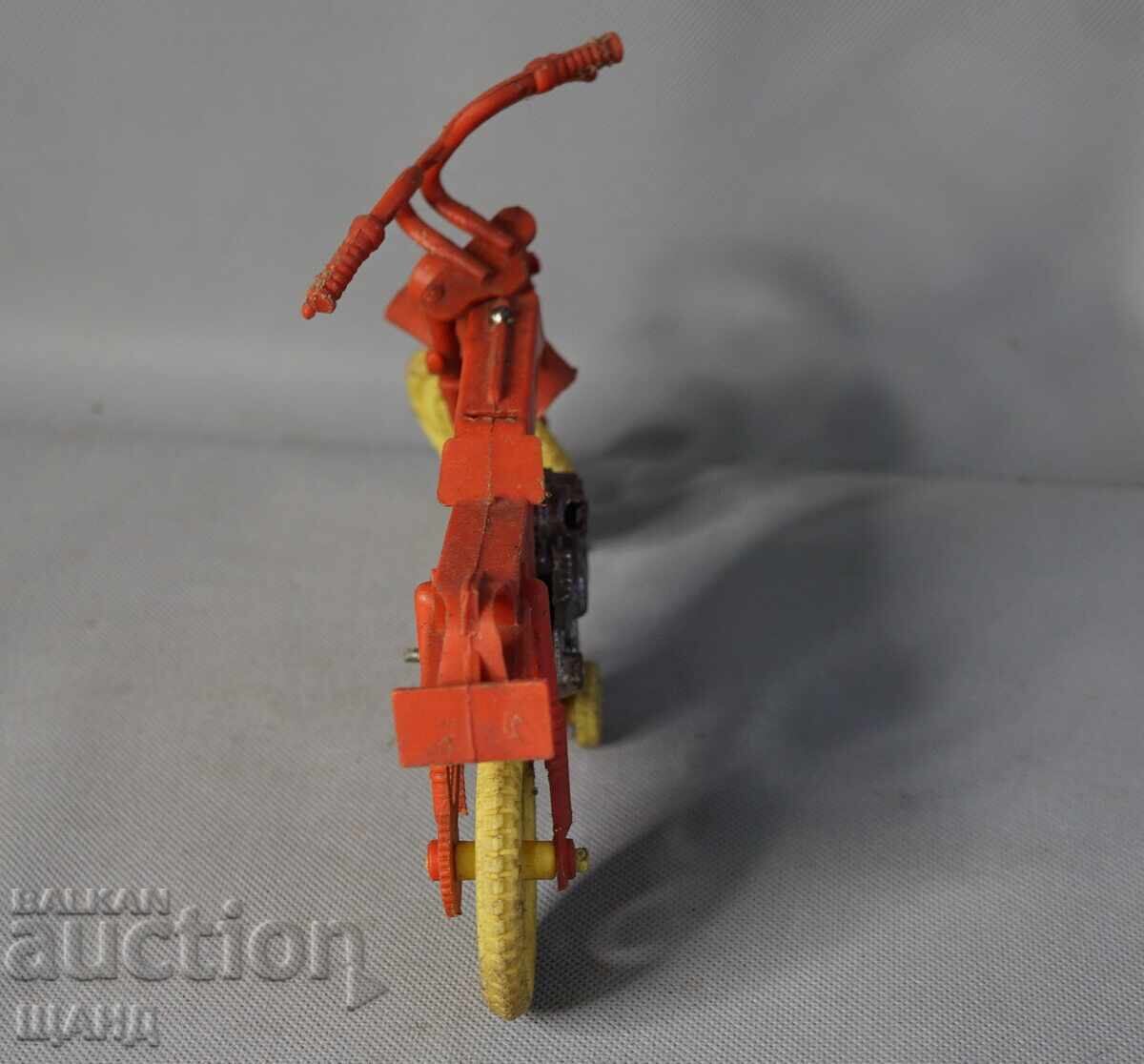 Παράδοση Παλιό πλαστικό παιχνίδι μοντέλο μοτοσυκλέτας Παράδοση Παλιό πλαστικό παιχνίδι μοντέλο μοτοσυκλέτας