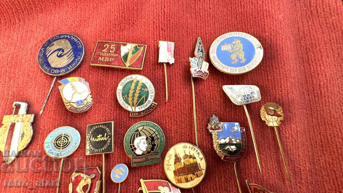 Емайлирани значки лот-20 броя. с цена 20.00 лв. | € 10.23