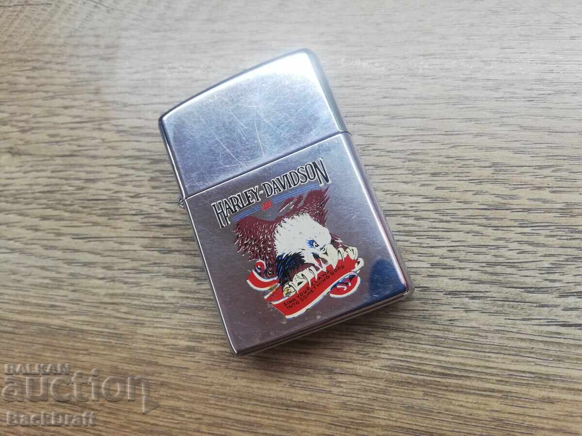 Brichetă pe benzină Zippo originală, Zippo Harley Davidson cu preț € 35.90 | 70.21 BGN Brichetă pe benzină Zippo originală, Zippo Harley Davidson cu preț € 35.90 | 70.21 BGN