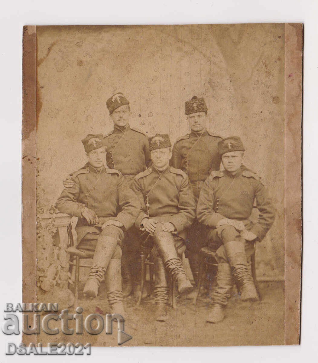 1888 Плевен войници с униформи отлички, снимка картон /73277 1888 Плевен войници с униформи отлички, снимка картон /73277