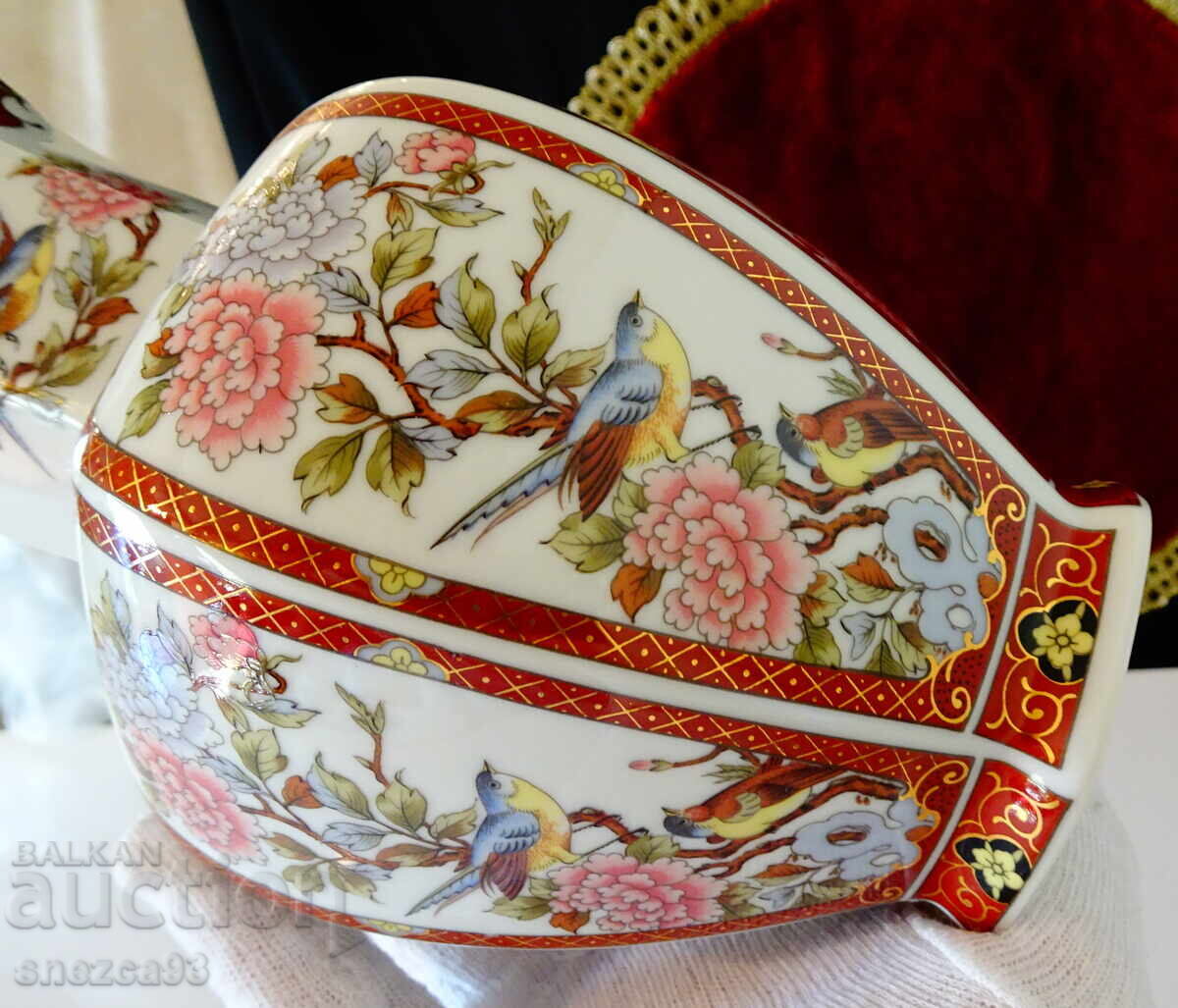 Delivery of Japanese porcelain vase Eiwa Kinsei, gold, birds, flowers