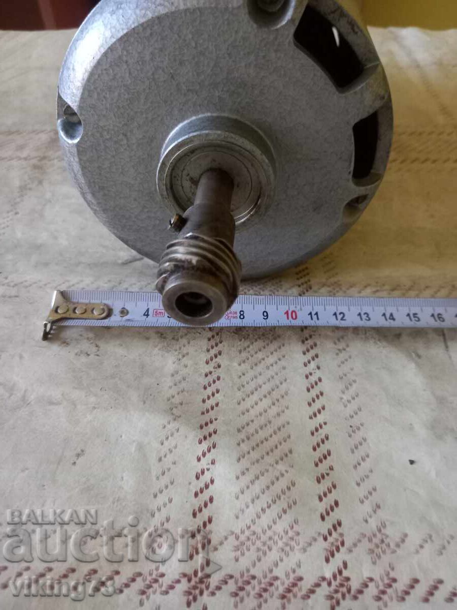 Παράδοση Ηλεκτρικός κινητήρας, ΓΔΡ, άριστος