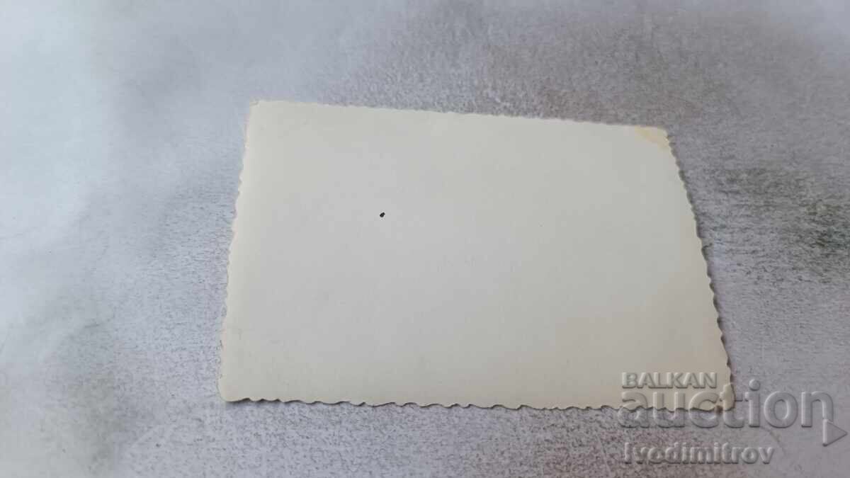 Δημοπρασία Φωτογραφία Νεαροί άνδρες στη θάλασσα Δημοπρασία Φωτογραφία Νεαροί άνδρες στη θάλασσα