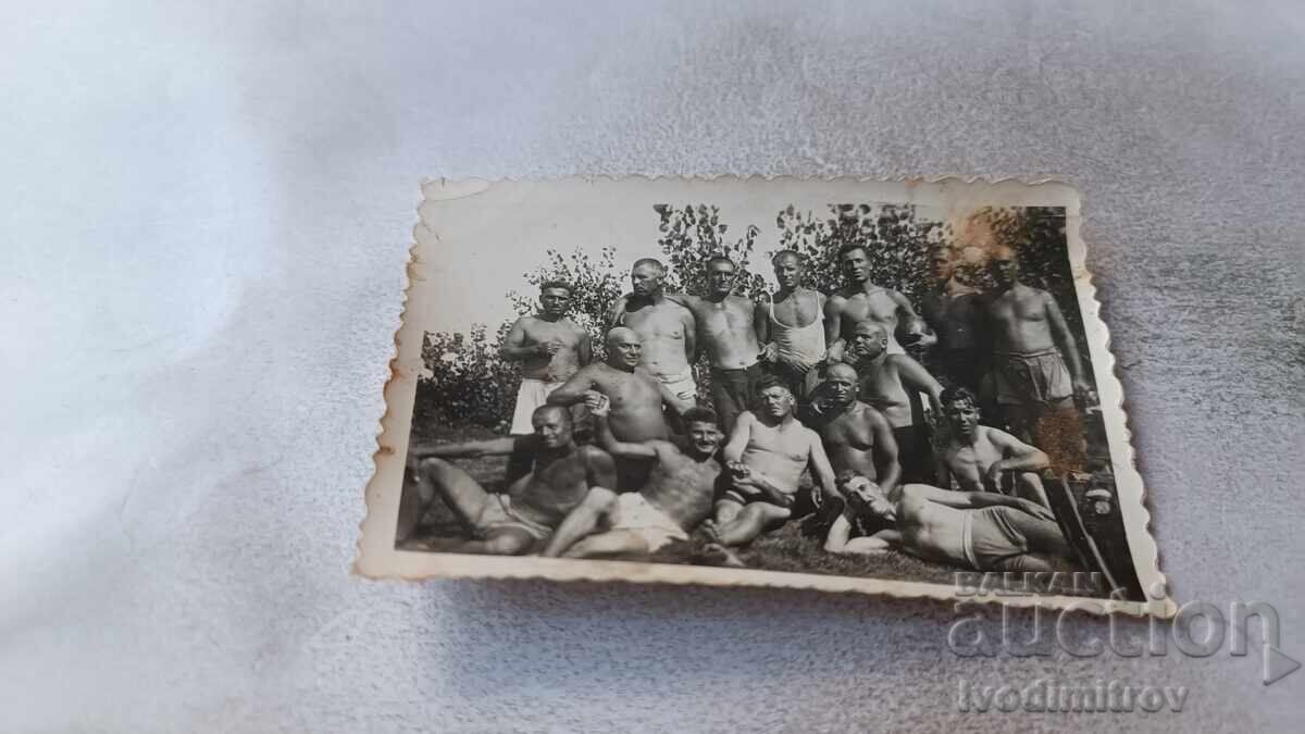 Снимка Войници с къси панталони Снимка Войници с къси панталони