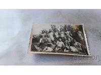 Снимка Войници с къси панталони