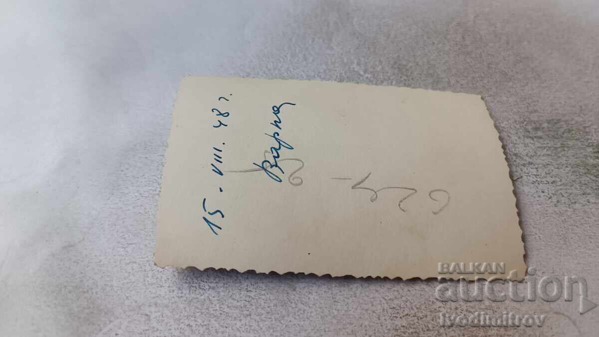 Снимка Варна Две млади момичета на брега на морето 1948 с цена 2.45 лв. | € 1.25