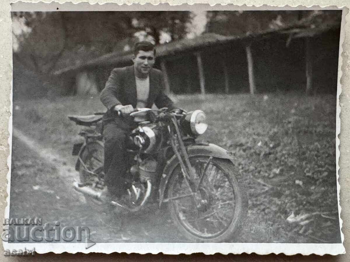 Άντρας με μηχανή Άντρας με μηχανή