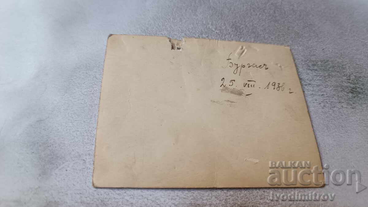 Снимка Бургасъ Жени и момичета на брега на морето 1936 с цена 1.85 лв. | € 0.95