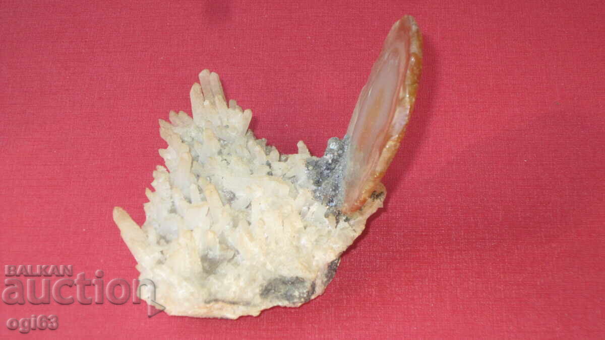 Αχάτης με βάση 2 με τιμή 10.00 BGN | € 5.11