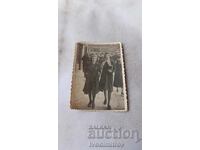 Fotografie Sofia Două fete tinere la plimbare 1941