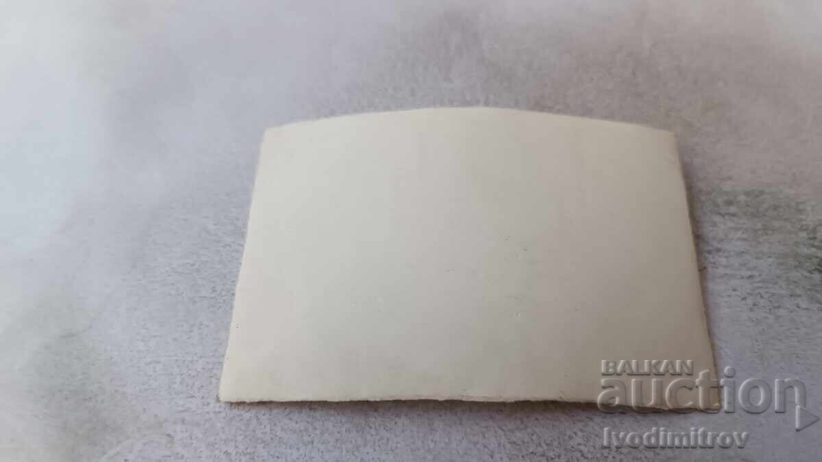 Fotografie Sofia Patru copii pe trotuar cu preț 1.85 BGN | € 0.95