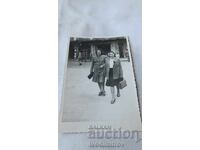 Φωτογραφία Σοφία Δύο νεαρές γυναίκες σε έναν περίπατο