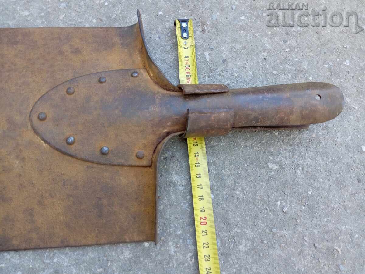 Delivery of Large Military Shovel, Burgas Chain Delivery of Large Military Shovel, Burgas Chain