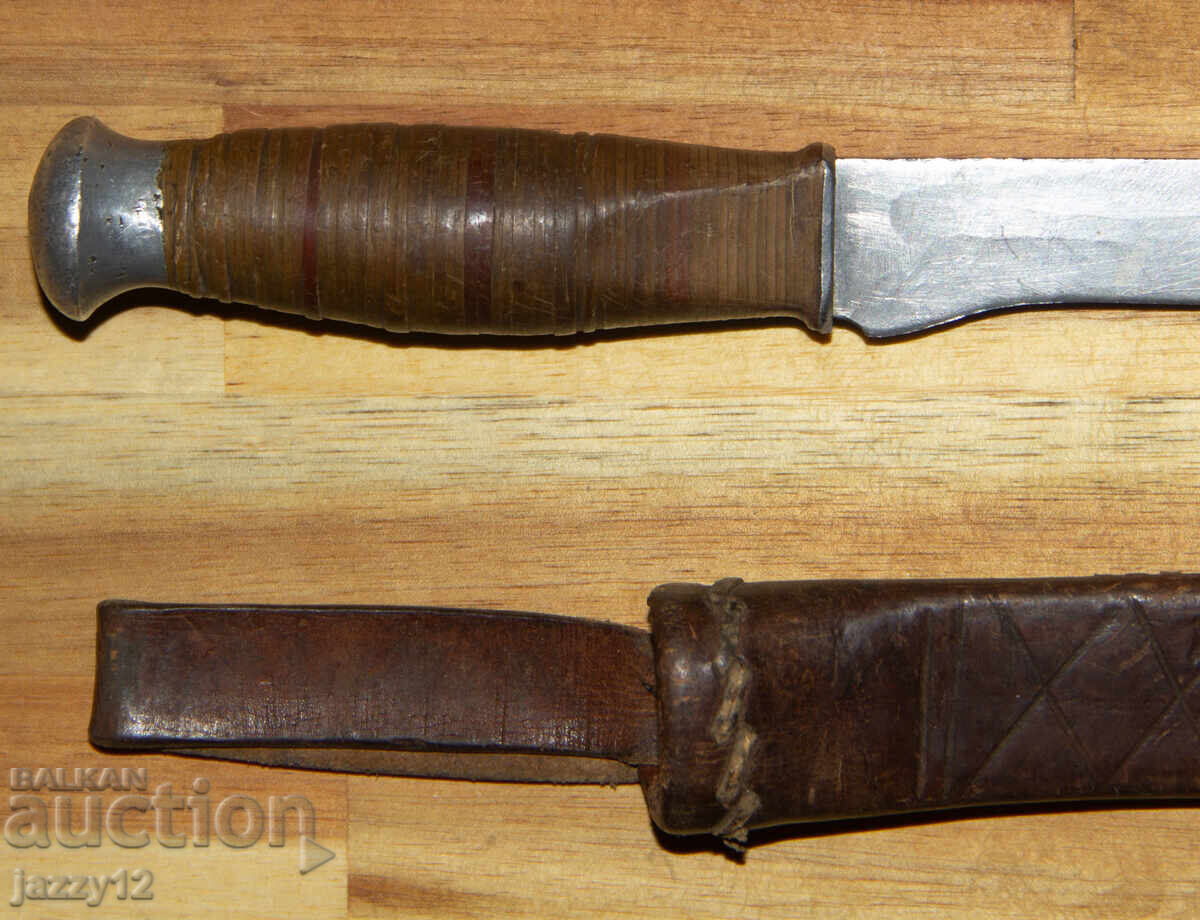 Delivery of Old tourist/hunting knife with sheath