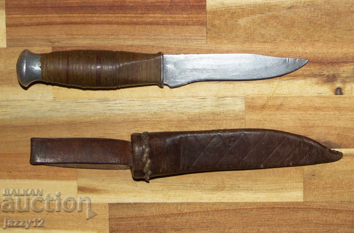 Old tourist/hunting knife with sheath