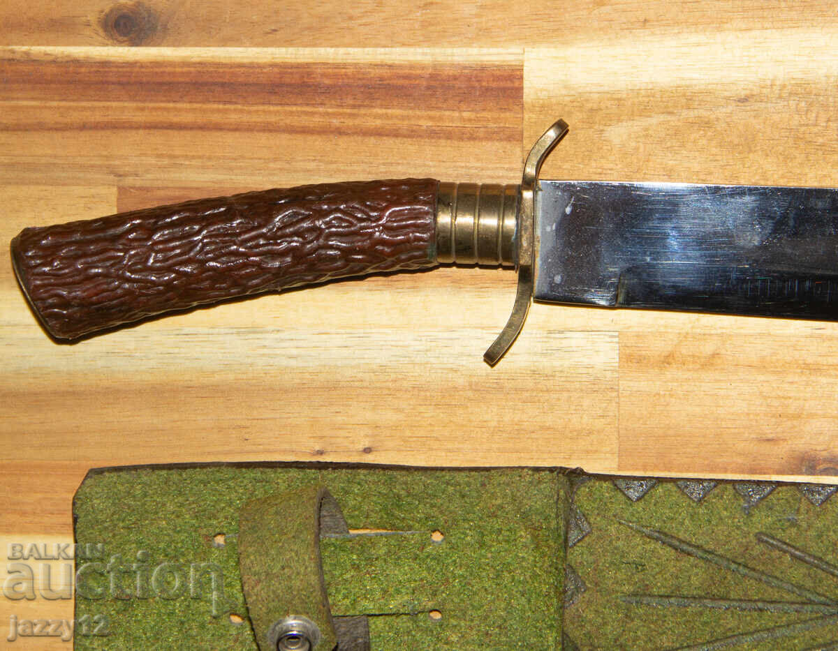 Livrarea Cuțit de vânătoare solid cu mâner din corn