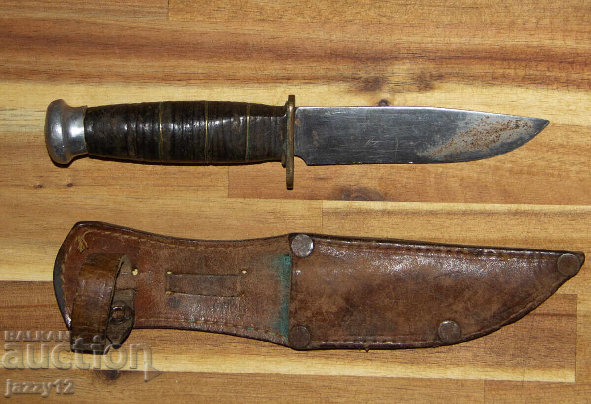 Old tourist/hunting knife with sheath with price 170.00 BGN | € 86.92