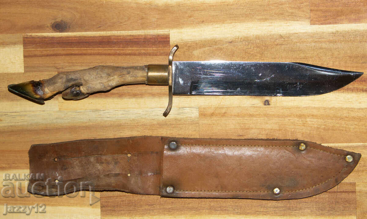 Solid hunting knife with a hoof handle with price 190.00 BGN | € 97.15