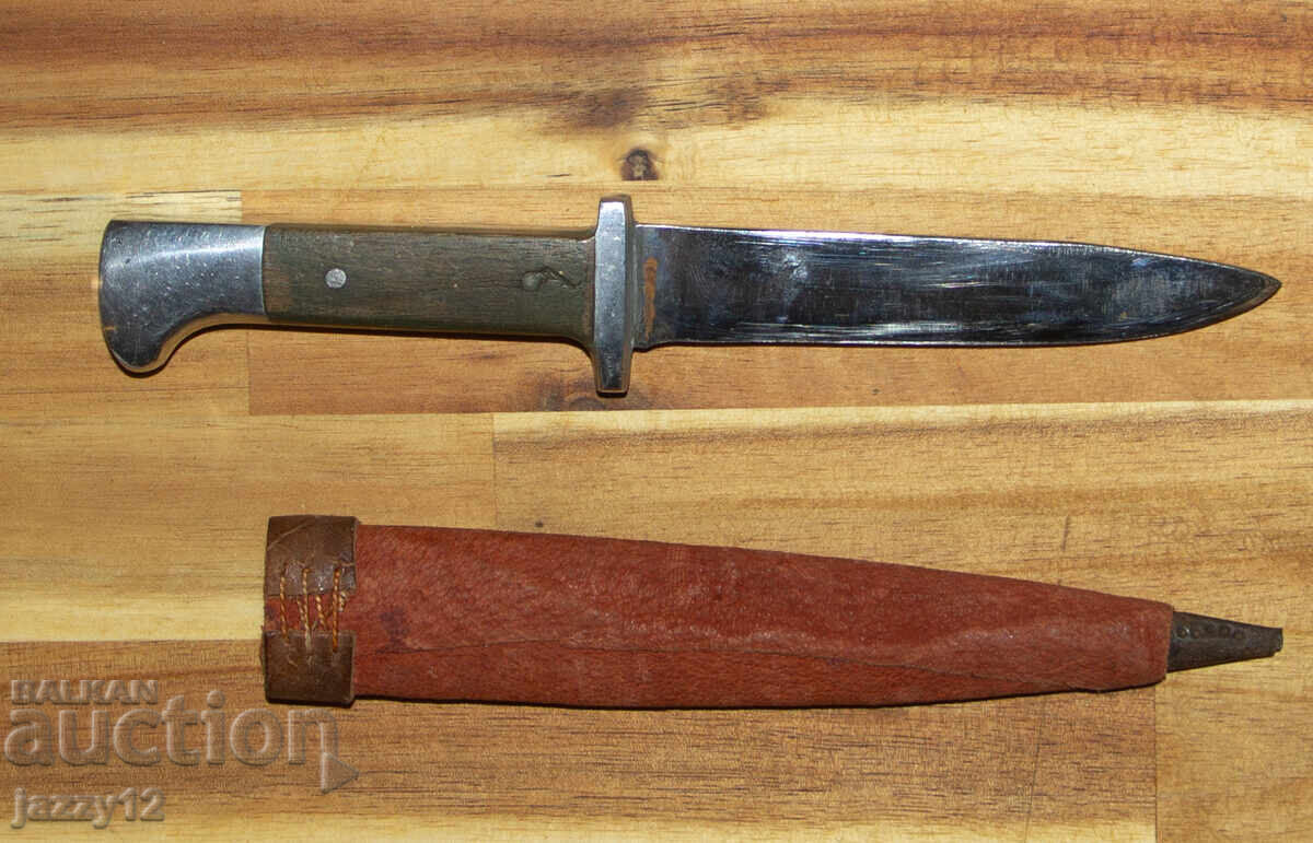 Cuțit turistic / de vânătoare vechi Atanas Sultanov Gabrovo cu preț 300.00 BGN | € 153.39